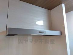 コンロ上には換気扇完備