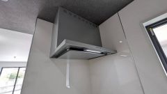 スリムレンジフードを採用