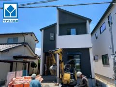 小・中学校が徒歩約10分以内。通学の負担が少なく、お子様も安心して通える環境