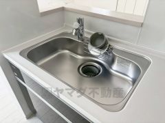 大きなお鍋も楽々洗える幅の広いシンクです＾＾