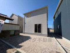 3台並列駐車OK　ご家族の車や来客用にも対応