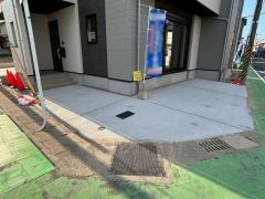 カースペースは2台分。