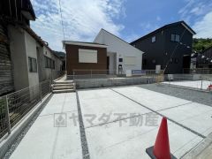 カースペースは並列で2台分確保。