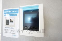 防犯性、セキュリティ対策に安心できるテレビモニター付きインターフォンです。セールスマン対策にもなり安心できます。