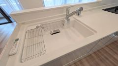 広々としたシンクで洗い物もスムーズ。作業スペースにもゆとりがあり、毎日のお料理がはかどります＾＾