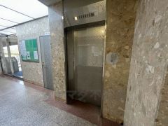 共用部。エレベーター完備。