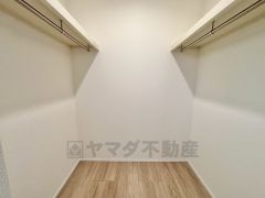 ウォークインクローゼットがついた使いやすい洋室です。すっきりと整理整頓できるので気持ちよくすごせます＾＾