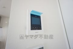防犯はもちろん、セールスマン対策にもなるモニター付きインターホンです。お子さん1人での留守番時にも活躍しそうです。