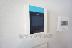 防犯性、セキュリティ対策に安心できるテレビモニター付きインターフォンです。セールスマン対策にもなり安心できます。