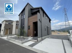 11号棟 4LDK・WIC・ファミリークローク 土地50坪以上、カースペースも4台分の広々した物件です＾＾緑豊かな地域でゆったりとした生活がかないます。
