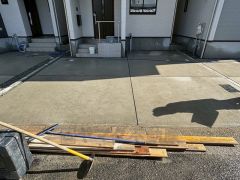 カースペースは並列2台分を確保＾(車種による)