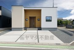 カースペース。自転車やバイク置場としても重宝します。