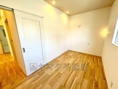 居室としてももちろん、収納や書斎、お子様のプレイスペースにも＾＾使い勝手が良さそうです＾＾