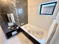 1日の疲れを癒すくつろぎのバスルーム。