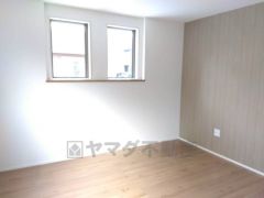 居室としてももちろん、収納や書斎、お子様のプレイスペースにも＾＾使い勝手が良さそうです＾＾