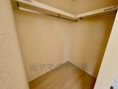 しっかり奥行もとれたウォークインクローゼット付き。