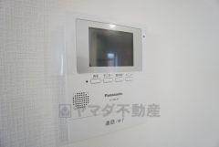 防犯性、セキュリティ対策に安心できるテレビモニター付きインターフォンです。セールスマン対策にもなり安心できます。