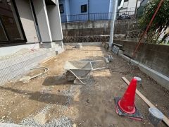 カースペースは2台分。