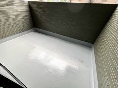 陽当たりの良いバルコニーです。お洗濯やお布団干しはもちろん、日光浴スペースにも。足元は防水工事施工済です。
