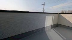 陽当たりの良いインナーバルコニーです。お洗濯やお布団干しはもちろん、日光浴スペースにも。足元は防水工事施工済です。