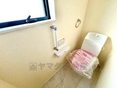 ウォシュレット、暖房便座、節電・節水機能など、使い勝手のよい高機能トイレです。