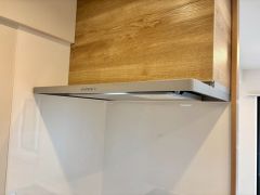 コンロ上には換気扇完備