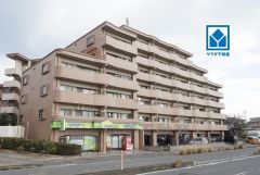 住環境良好な立地。イオンまで車で約4分・コストコまで車で約6分。大切なペットと一緒に暮らせるマンションです。お問い合わせお待ちしております＾＾