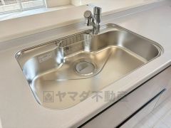 大きなお鍋も楽々洗える幅の広いシンクです＾＾