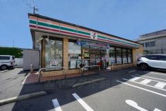 セブンイレブン　福岡長尾3丁目店まで徒歩8分
