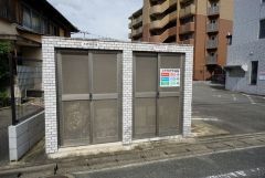 ゴミ置き場。