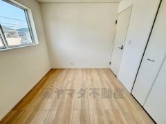 居室としてももちろん、収納や書斎、お子様のプレイスペースにも＾＾使い勝手が良さそうです＾＾