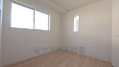 居室としてももちろん、収納や書斎、お子様のプレイスペースにも＾＾使い勝手が良さそうです＾＾