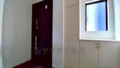 たっぷり収納できるシューズボックスです。家族全員の靴がきれいに整頓できます。