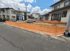 小学校まで徒歩6分以内。通学の負担が少なく、お子様も安心して通える環境。