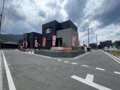 前面道路幅員約6ｍ。完成をお楽しみに＾＾