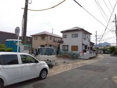 北側公道：約6.3ｍ～6.7ｍ