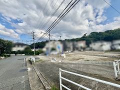 奥：1号棟、中央：2号棟、手前：3号棟。