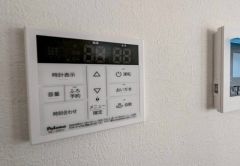 おいだき機能つきなのでお風呂に入る時間が異なるご家庭には嬉しいですね。ボタン一つで快適で便利な生活が＾＾
