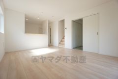家族が集まる開放的なリビング。思い思いの時間を過ごしたり、家族みんなで食事をしたり、素敵な団らんの場になりますね＾＾