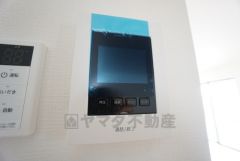 防犯性、セキュリティ対策に安心できるテレビモニター付きインターフォンです。セールスマン対策にもなり安心できます。