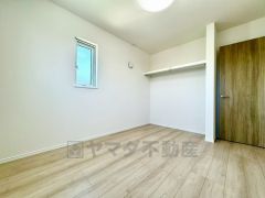 居室としてももちろん、収納や書斎、お子様のプレイスペースにも＾＾使い勝手が良さそうです＾＾