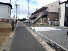 西側約4ｍの公道に面しています。