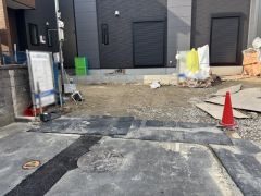 カースペースは2台分。