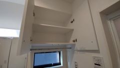 便利な洗面室収納。散らかりがちなバスタオルや清掃用品、化粧品や予備のシャンプー等もきれいに整頓できますね。