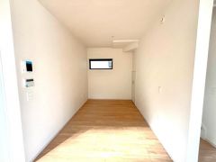 キッチン横のスペースは、将来的に壁を設けることで独立した一部屋としても活用できる、柔軟性のある間取りです＾＾