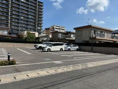 平置き駐車場1住戸1台利用可能。縦列2台区画空き有（9月1日時点）