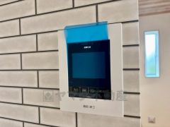 防犯性もばっちり、TVモニター付きインターホン完備。大きなモニターで玄関先を確認できます。