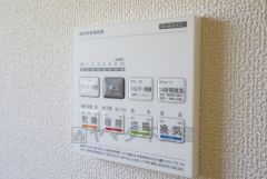 浴室暖房乾燥機には、暖房、乾燥、涼風、換気の4つの機能が付いています。タイマー付きです。換気・雨の日の洗濯も安心です＾＾