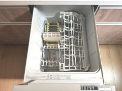 炊事時間を大幅に短縮できる食器洗浄乾燥機付き＾＾食器を洗う手間が減るので家族とのコミュニケーションの時間や自分の時間が増えますね。