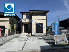 角地なので、開放感が得られます。 また、日差しが入りやすく、家の奥まで明るくなるのが嬉しいポイントです。